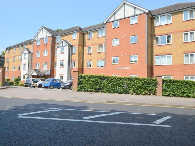 Flat for sale in Spring Park, Luton