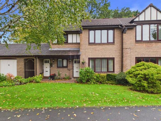 Flat for sale in Dudlow's Green, Appleton