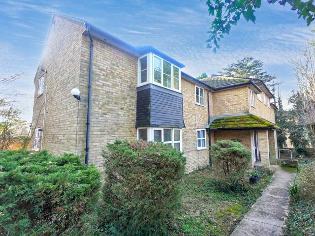 Flat for sale in Chepping Wycombe, Loudwater