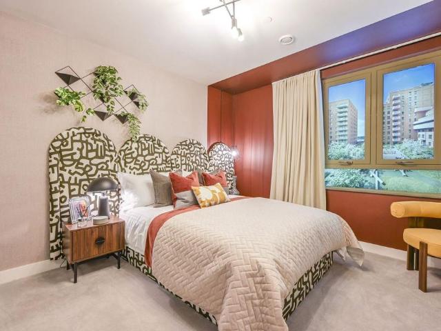 Flat for sale in Dagenham, Greater London