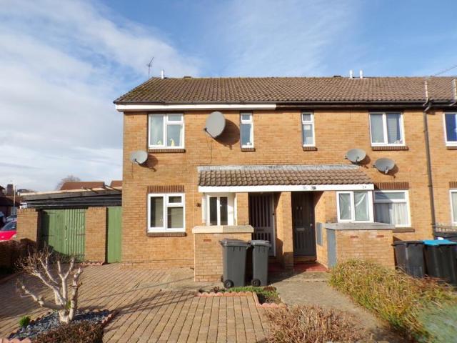 Flat for sale in Throop, Bournemouth