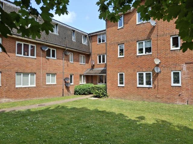 Flat for sale in North Watford