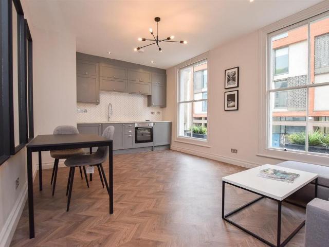 Flat for sale in Blacklands, Guestling Green