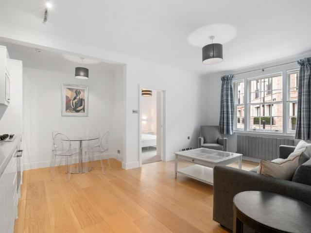 Flat for sale in Chelsea, Greater London