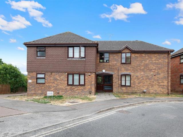 Flat for sale in Pachesham Park, Surrey