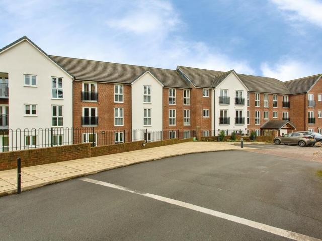 Flat for sale in Clayton Green, Andertons Mill