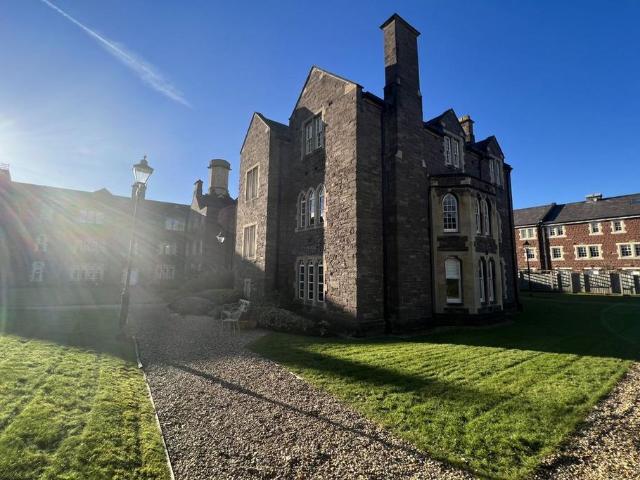 Flat for sale in Abergavenny
