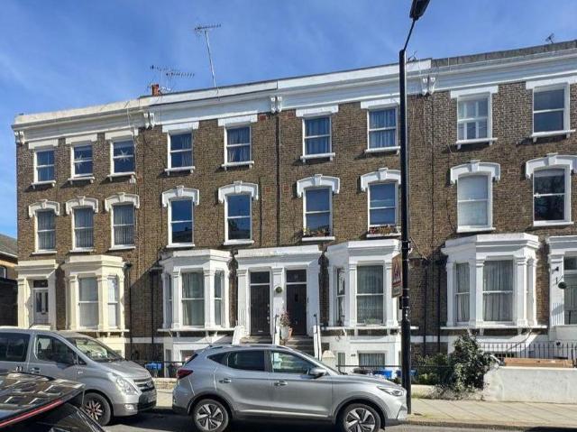 Flat for sale in Maida Hill, Greater London