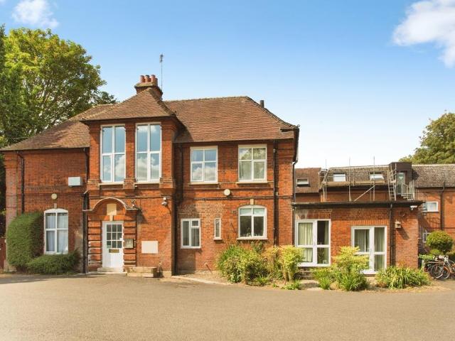 Flat for sale in Arbury, Cambridgeshire