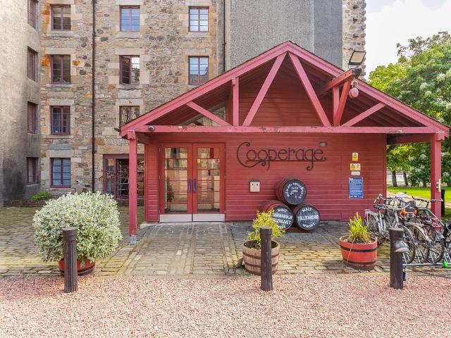 Flat for sale in North Leith, Scotland