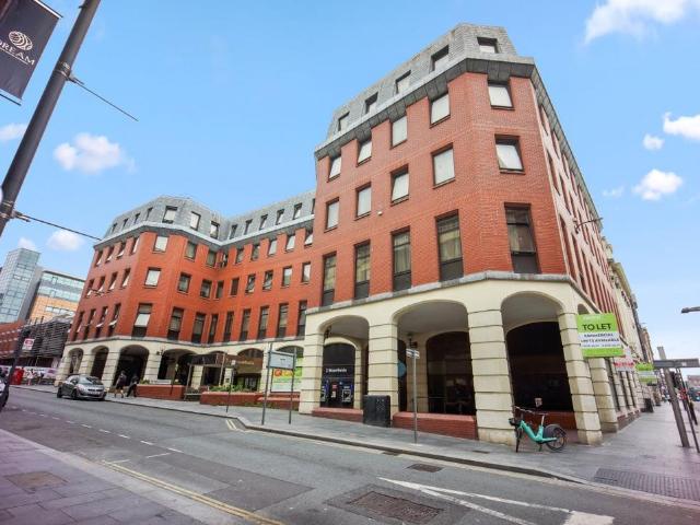 Flat for sale in Calderstones
