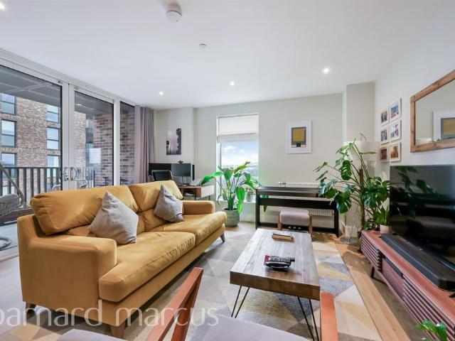 Flat for sale in London Borough of Merton, Greater London