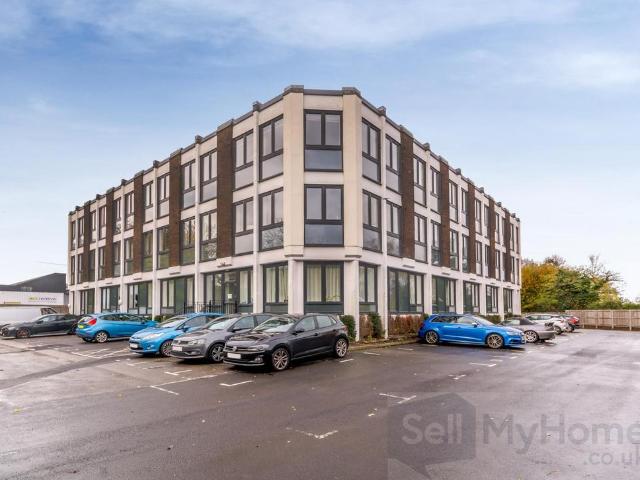 Flat for sale in Priest Down, Hampshire