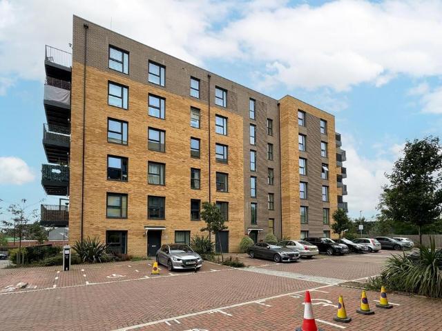 Flat for sale in Greater London
