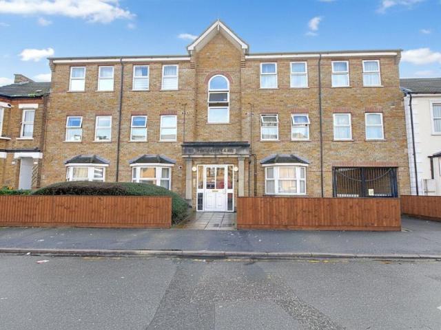 Flat for sale in Greater London