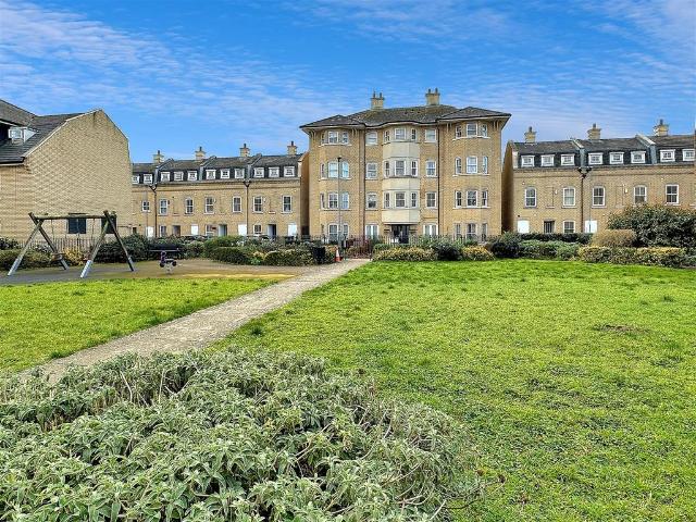 Flat for sale in Arbury, Cambridgeshire