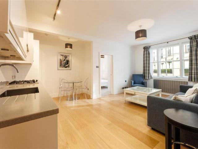 Flat for sale in Chelsea, Greater London