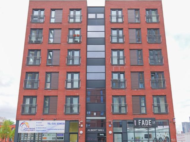 Flat for sale in Blackfriars, Salford