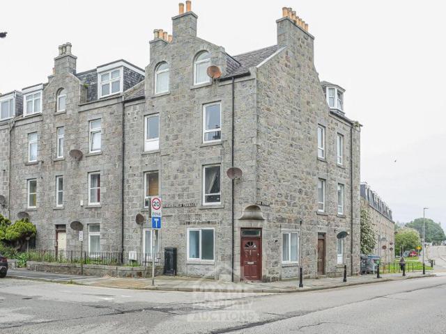 Flat for sale in Ballindoch, Scotland