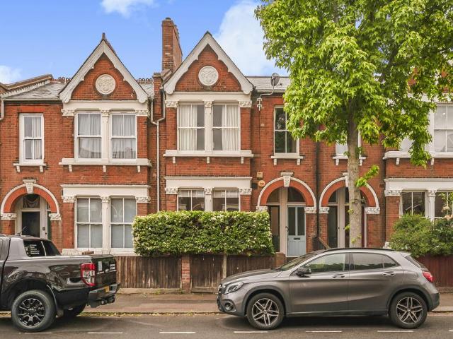 Flat for sale in Bellenden, Greater London