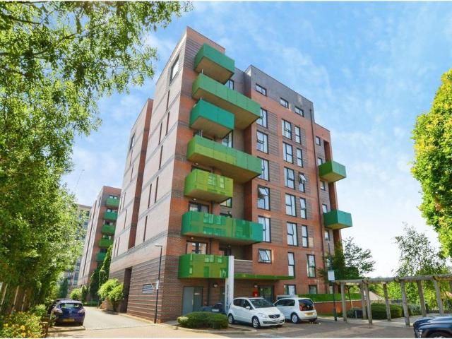 Flat for sale in Preston, Greater London