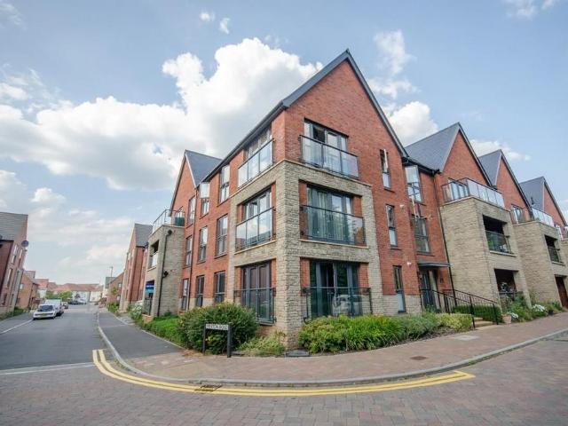 Flat for sale in Winterbourne, Frenchay