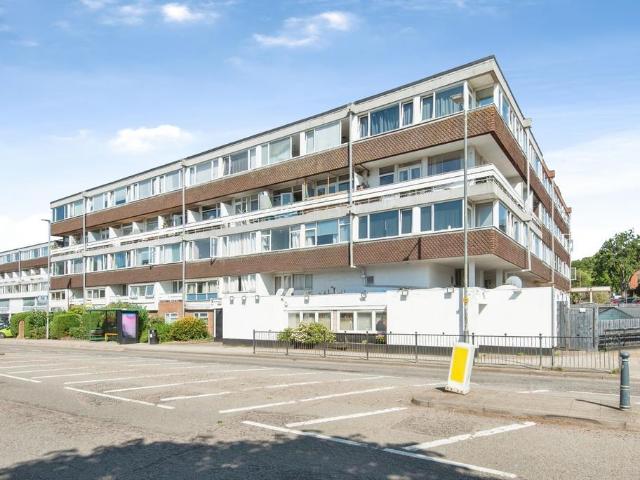 Flat for sale in King's Walden, Hertfordshire