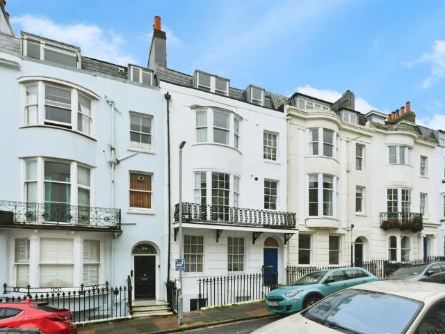 Flat for sale in Queen's Park, Brighton & Hove