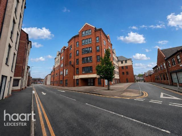 Flat for sale in Elmfield, Leicestershire