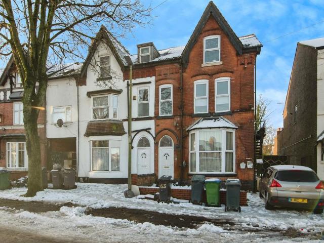 Flat for sale in Bearwood, West Midlands