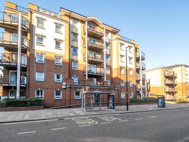 Flat for sale in Old Town, Southampton