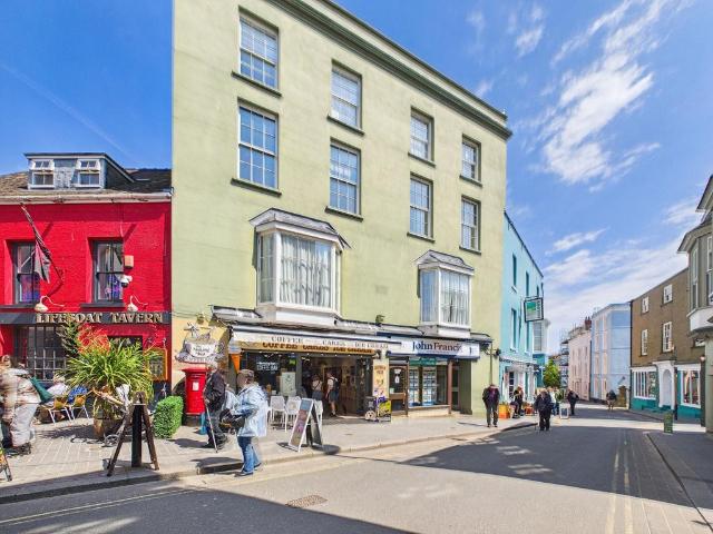 Flat for sale in Tenby, Wales