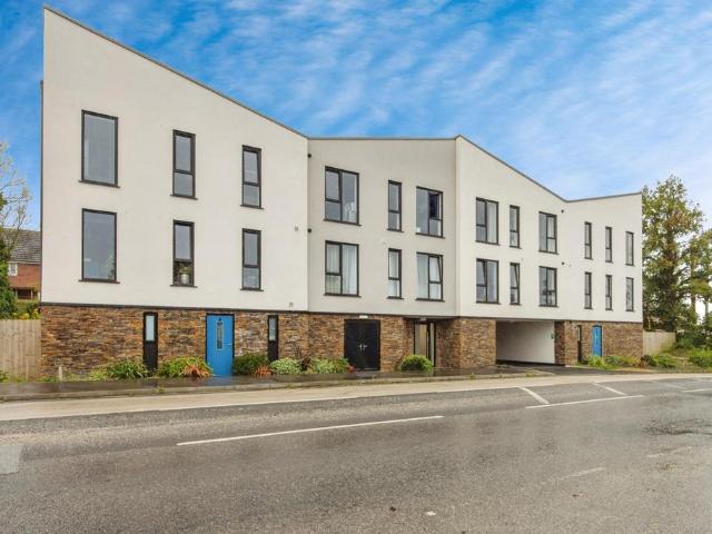 Flat for sale in Colan, Cornwall