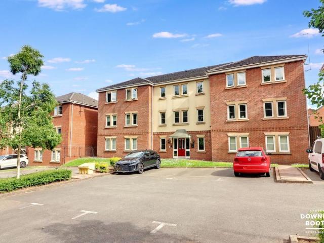 Flat for sale in Pheasey, Streetly