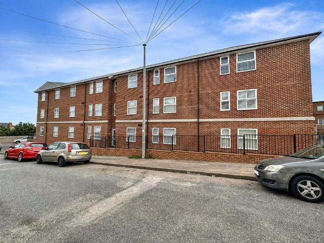 Flat for sale in Luton, Chatham