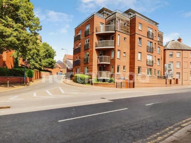 Flat for sale in St Clements, Worcestershire