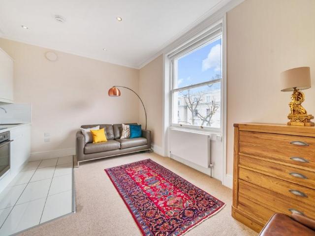 Flat for sale in Notting Hill, Greater London