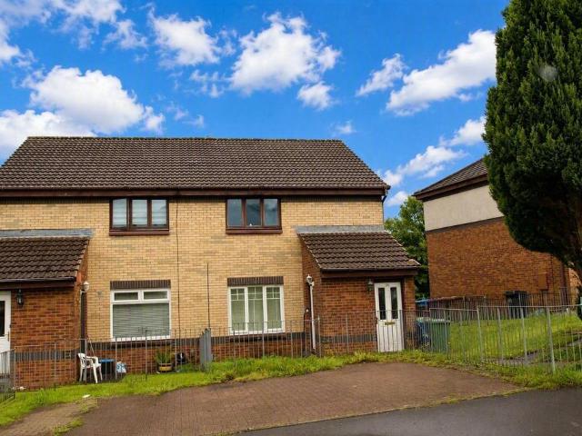 Flat for sale in Drumchapel, Scotland