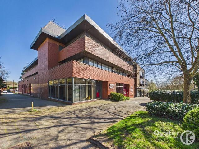 Flat for sale in Little Stanmore, Greater London