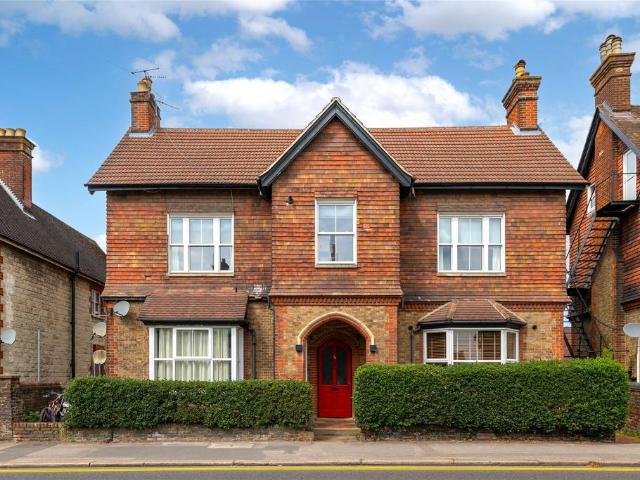 Flat for sale in Red Hill, Surrey