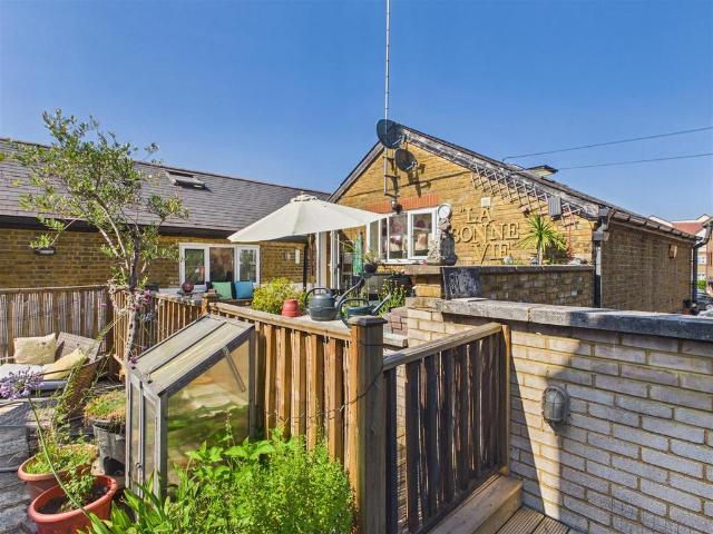 Flat for sale in Blackhills, Surrey