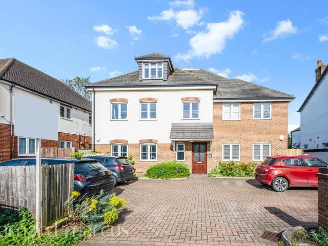 Flat for sale in Ewell, Surrey