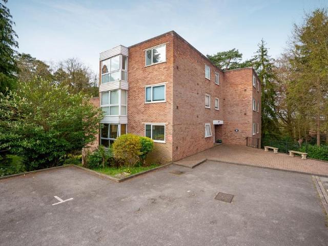 Flat for sale in Sunninghill and Ascot, Ascot