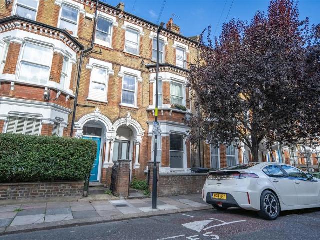 Flat for sale in London Borough of Lambeth, Greater London