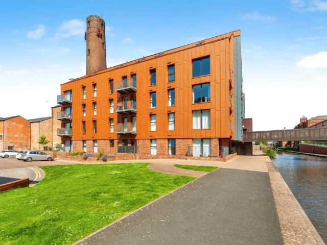 Flat for sale in Hoole, Two Mills