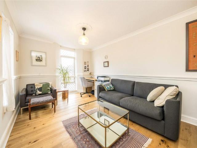 Flat for sale in Bethnal Green, Greater London
