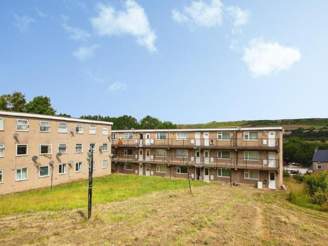 Flat for sale in Stubbin, Deepcar