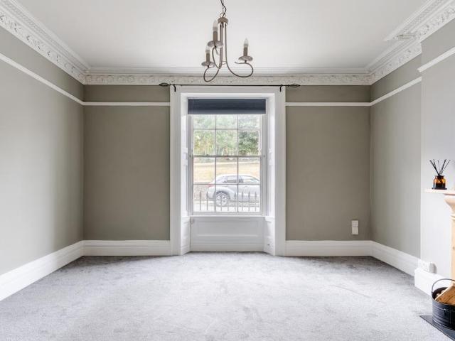 Flat for sale in Kingsdown, Feckenham