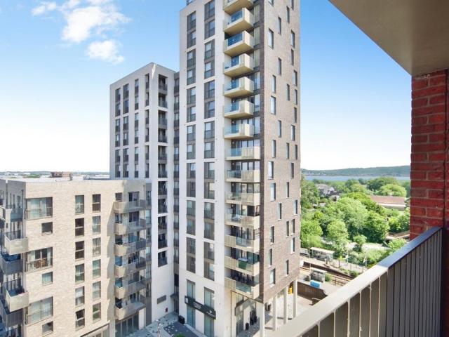 Flat for sale in Ponders End, Greater London