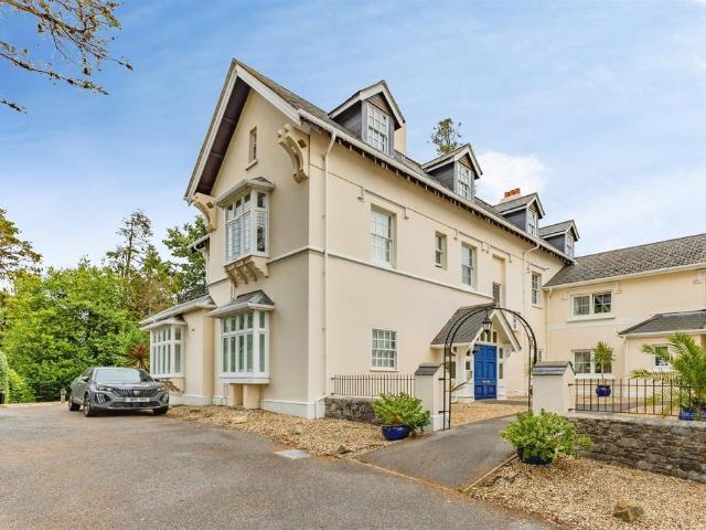 Flat for sale in Wellswood, Torquay